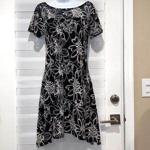 Roz & Ali floral short sleeve dress size S